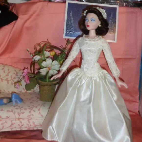 NEW-SIMPLE ELEGANCE CREAM GOWN ENSEMBLE FOR GENE MARSHALL-